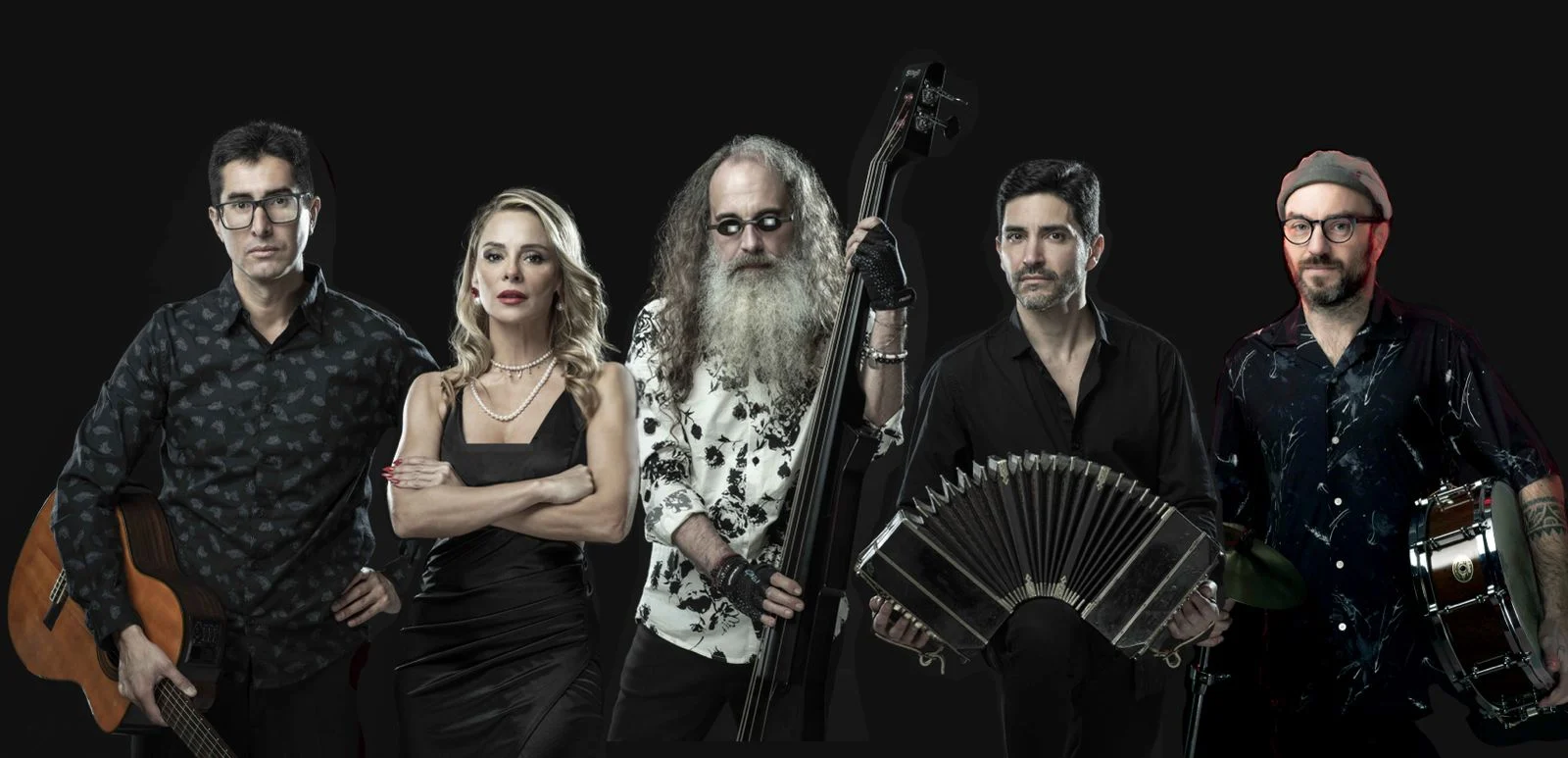 La Orquesta del Plata: Tata Vílchez, Florencia Lazarte, Poly Pérez, Lucas Gómez e Ignacio Piana